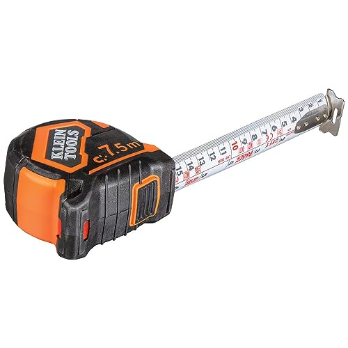 KLEIN TOOLS 9375 | Flexómetro magnético de doble gancho y doble cara| Revestimiento de nylon duradero| Medición SAE y métrica| Flexometro| Cinta metrica| 7.5m | Freno de velocidad y clip para cinturón