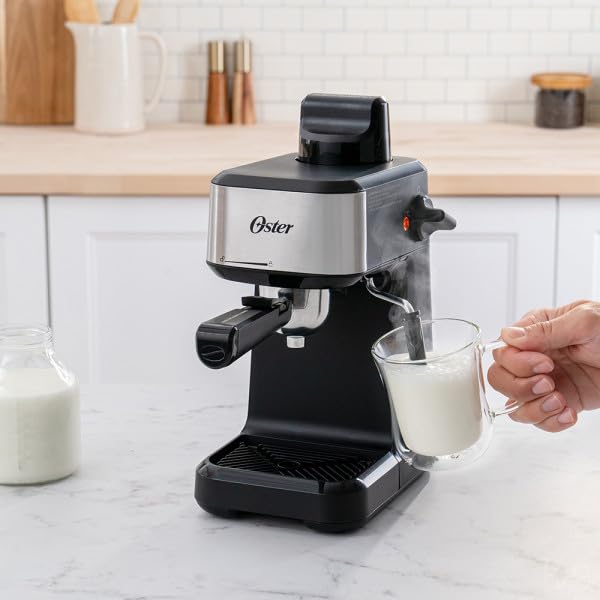 Oster® Cafetera de Vapor para Espresso y Cappuccino, Capacidad de 4 Espressos por Ciclo, Jarra de Vidrio, Potente Tubo de Vapor para Espumar la Leche, Negro