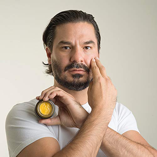 Crema facial Antimanchas con REGALIZ+B3. Ideal para control de tono y manchas. Su fórmula base está hecha a base de aceites de argán, hemp, rosa mosqueta, coco y uva. Ingredientes 100% Naturales, sin químicos. 50g.