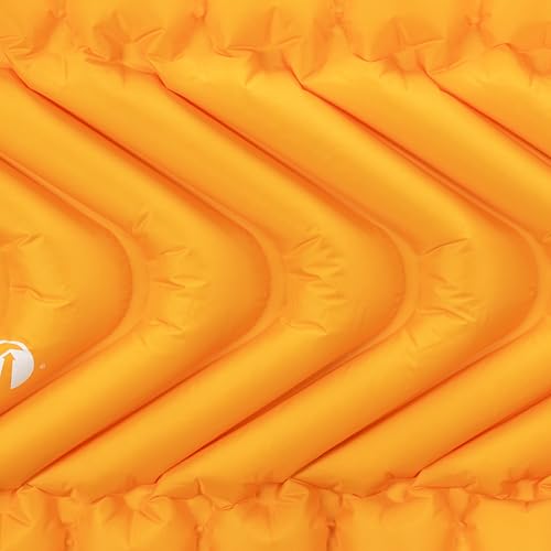 Klymit - Almohadilla de Dormir Inflable con Aislamiento estático V2, Comodidad Mejorada, portátil, Ultraligera, fácil de inflar, Cama de Aire Plegable para Camping, mochilero y Senderismo, azafrán