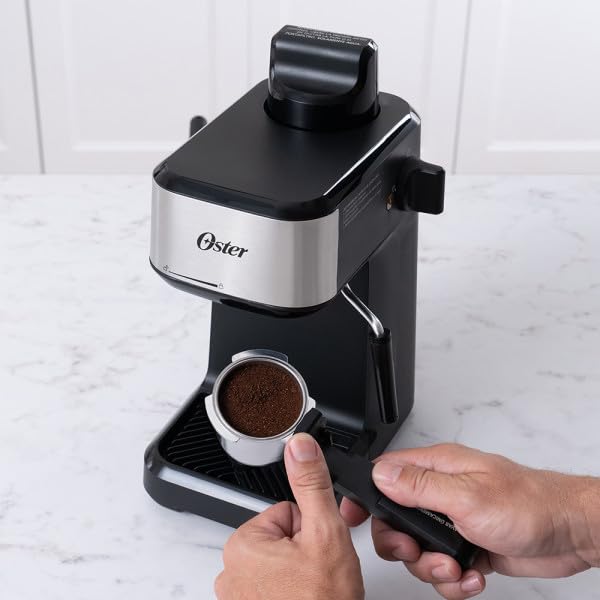 Oster® Cafetera de Vapor para Espresso y Cappuccino, Capacidad de 4 Espressos por Ciclo, Jarra de Vidrio, Potente Tubo de Vapor para Espumar la Leche, Negro