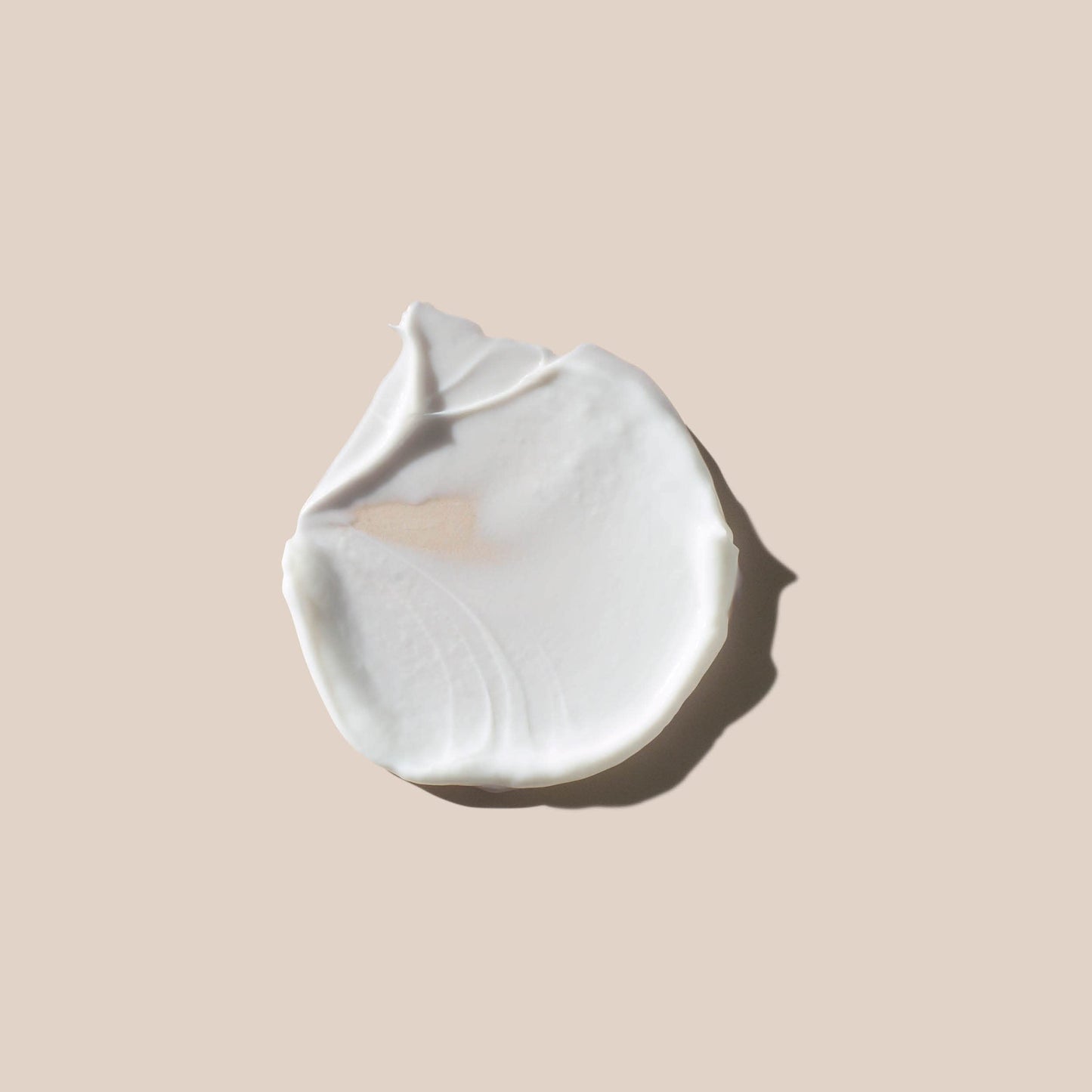 Crema Hidratante AHAVA Time to Smooth con SPF20 para un Tono Uniforme y Control de Edad. Ideal para proteger la piel y mejorar su apariencia. ¡Pruébala hoy!