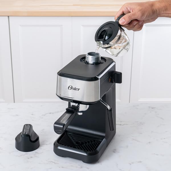 Oster® Cafetera de Vapor para Espresso y Cappuccino, Capacidad de 4 Espressos por Ciclo, Jarra de Vidrio, Potente Tubo de Vapor para Espumar la Leche, Negro