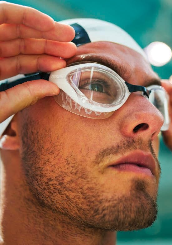 ARENA - anteojos de natación Unisex para Adultos, con Velocidad de Aire, antivaho, para Hombres y Mujeres, tecnología Especial de Sellado de Aire, sin Fugas, Lente sin Espejo, Humo Oscuro/Morado