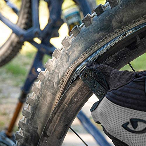 Herramienta de Reparación de Neumáticos Snēk Verde Militar con Palancas de Acero Inoxidable y Removedor de Núcleo de Válvula