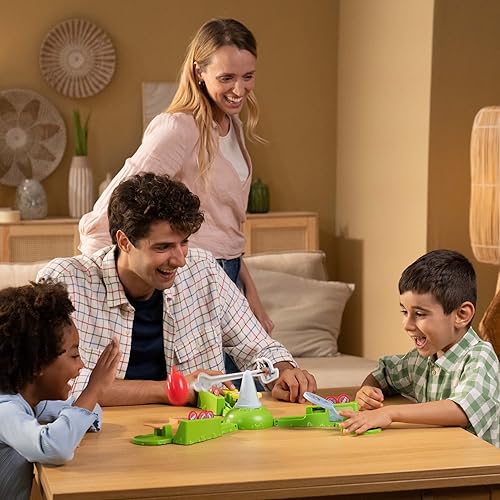 Bluey Keepy Uppy Game. Help, Bingo y Chilli Mantienen el Globo motorizado en el Aire con Las paletas de Personajes para 2-3 Jugadores. A Partir de 4 años