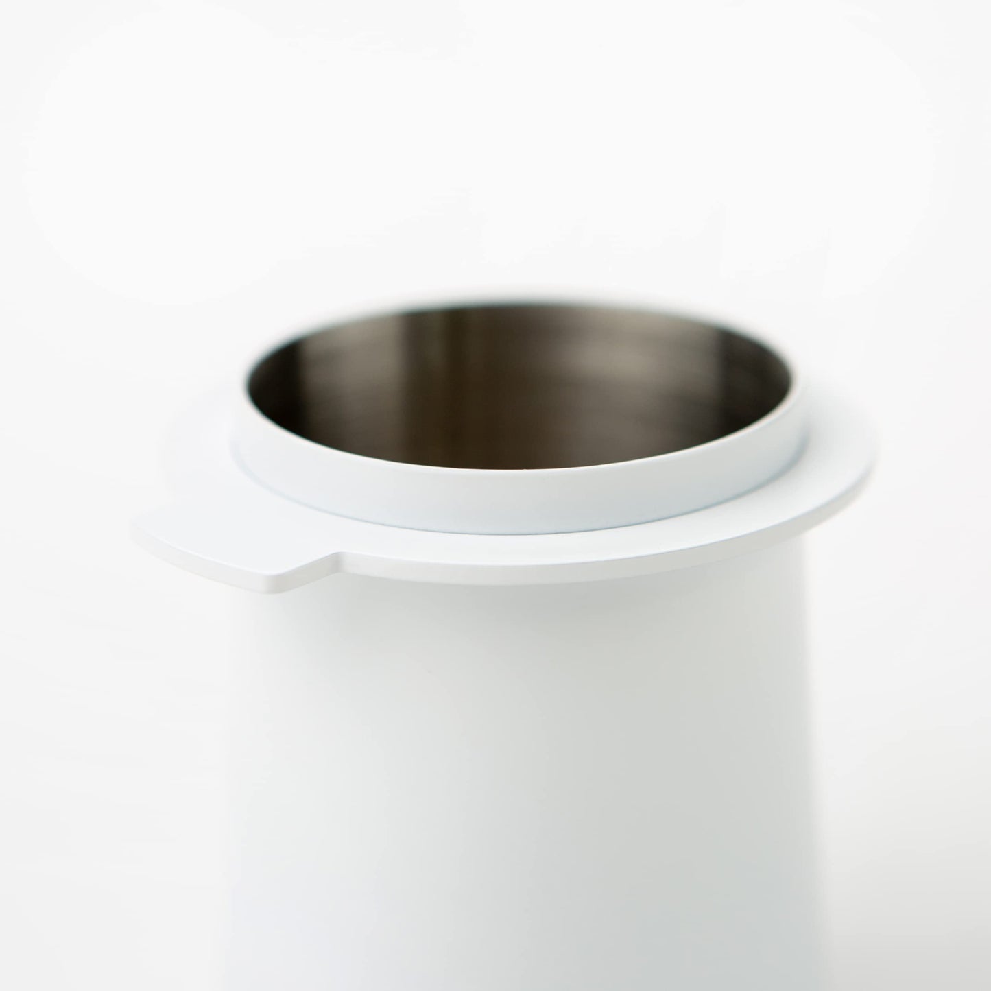 Crema Coffee Products - Taza dosificadora de 54 mm, compatible con portafiltros Breville, etc., acero inoxidable 100% duradero, lengüeta de amoladora integrada para una fácil transferencia, diseño