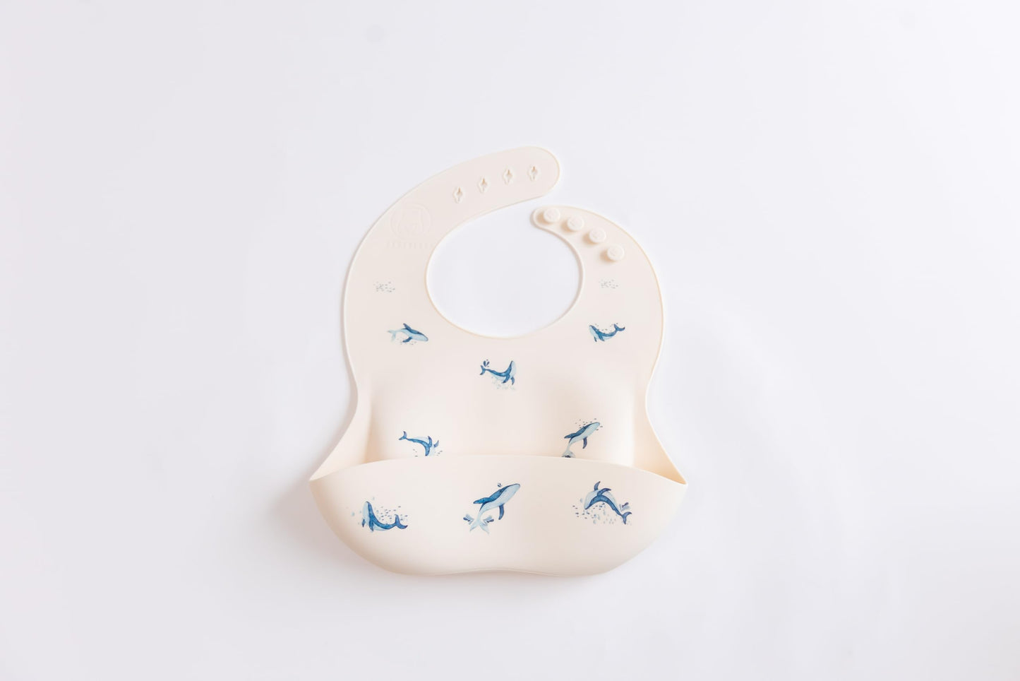 Mamabears - Babero y tapete de silicona para bebé, para niños, niñas, bebés y niños pequeños, impermeable, ajustable, sin BPA, malvavisco (ballenas)