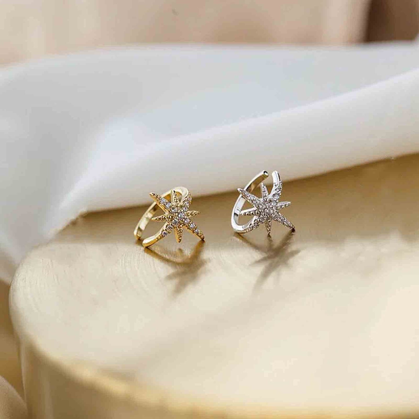 Yheakne Boho Northstar - Pendientes de plata con diseño de estrella pavimentada para cartílago, pendientes pequeños sin perforar, joyería para mujeres y niñas (plata)