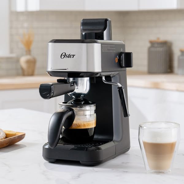 Oster® Cafetera de Vapor para Espresso y Cappuccino, Capacidad de 4 Espressos por Ciclo, Jarra de Vidrio, Potente Tubo de Vapor para Espumar la Leche, Negro