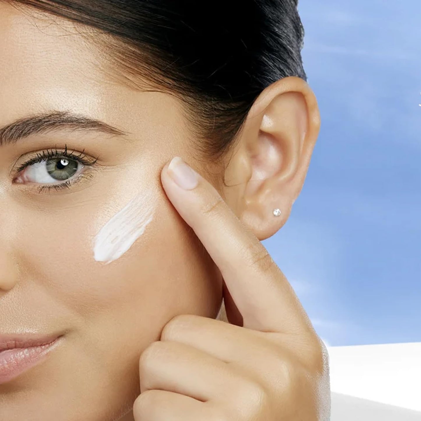 L'BEL - Défense Total Protector Solar para Rostro y Cuerpo 80 ml, Alta Protección FPS 50+, de Amplio Espectro, Crema Solar de Rápida Absorción, Resistente al Agua y Sudor, Ideal para Actividades en Exterior