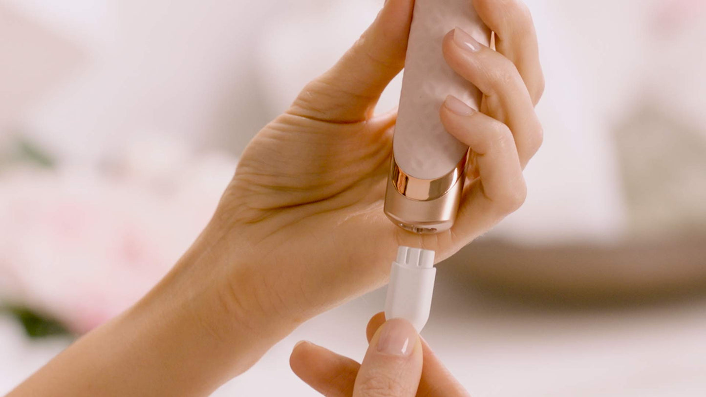 Finishing Touch Flawless Nu Razor - Maquinilla de afeitar eléctrica recargable inalámbrica