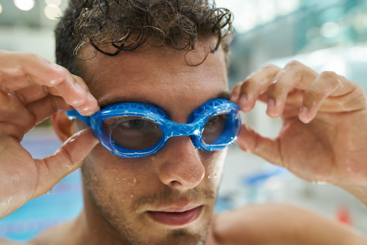 Arena - anteojos de natación unisex para adultos, suaves, antivaho, para hombres y mujeres, para natación recreativa, comodidad superior, tecnología de sellado de aire, ahumado/blanco