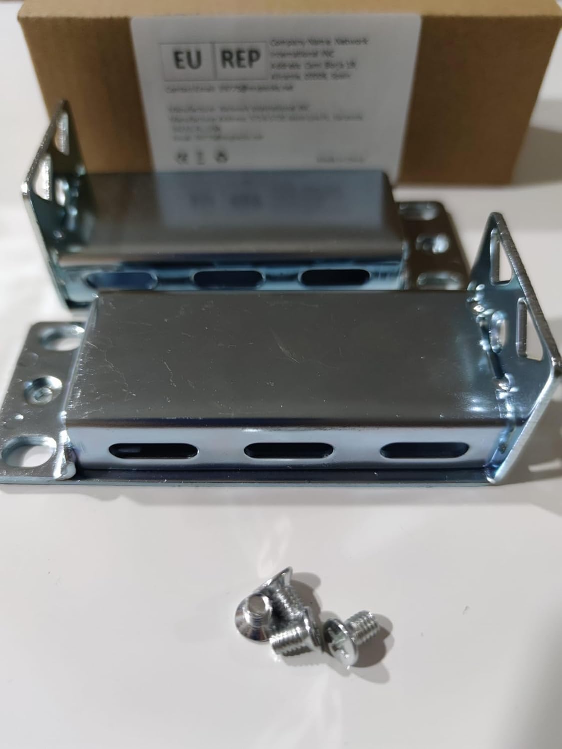 Kit de Montaje en Rack de 19 Pulgadas RW RoutersWholesale Compatible con Cisco Catalyst 3560-C y 2960-C