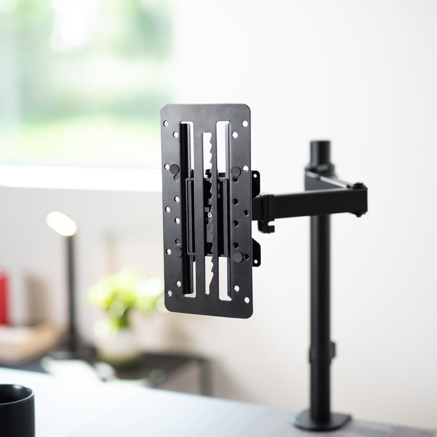 Adaptador VESA Vivo Negro de Altura Ajustable para Monitor Individual de 13 a 27 Pulgadas