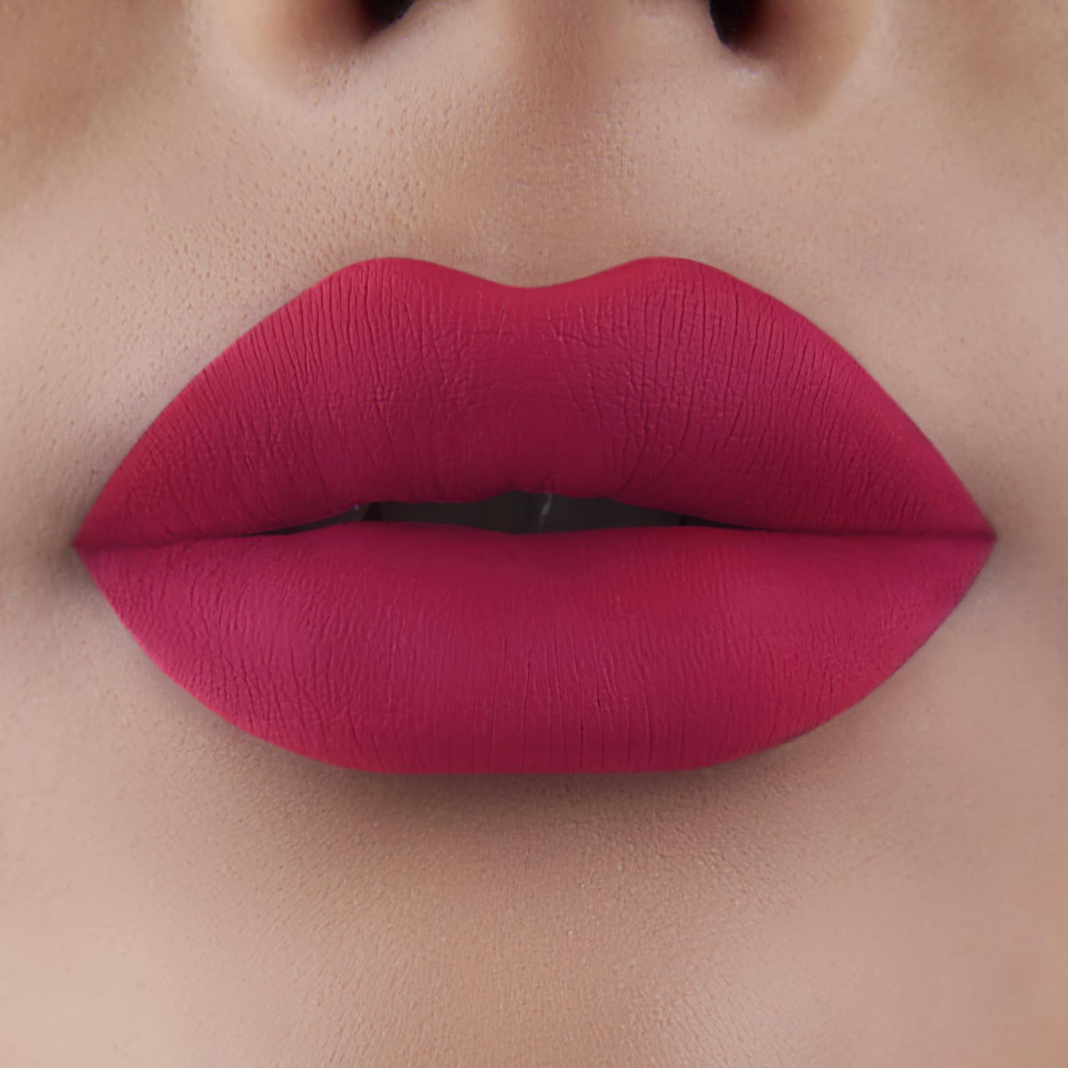 GOC, Labial liquido matte, Matte Liquid Lipstick, Resistente al agua, Larga Duración, No Reseca los labios ni cuartea, Sin manchas, Color Mad Cherry, GMLC05