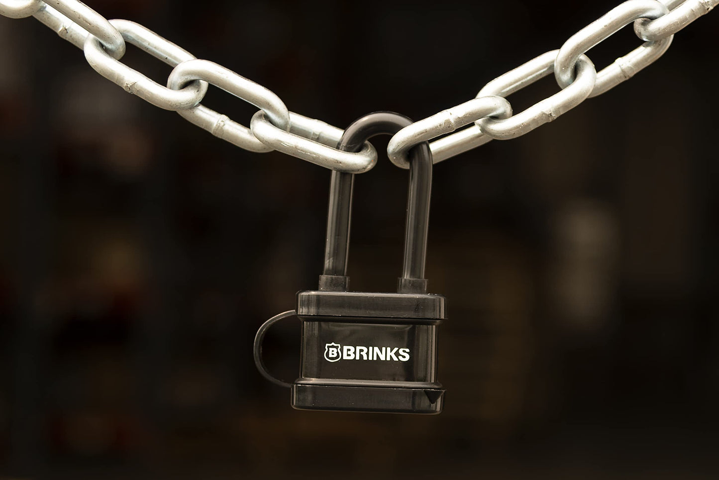 BRINKS - Candado de acero laminado de 40 mm resistente a la intemperie con grillete de 2 pulgadas, envuelto en vinilo y chapado en cromo con grillete de acero endurecido, 172-42051, negro