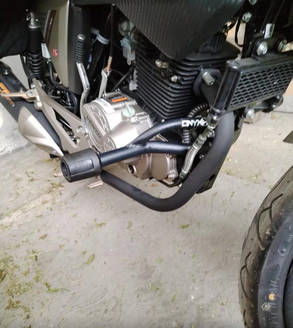 Slider para Motocicleta Rashman Negro tipo Defensa Universal Vento Lithium 190 Ryder 5.0 150