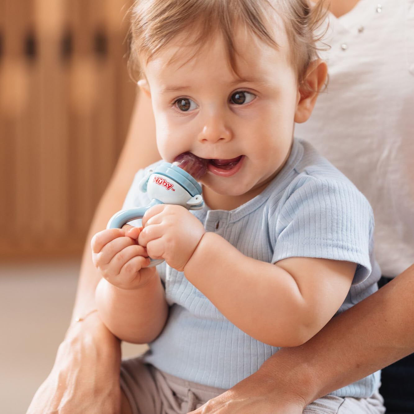Alimentador Infantil Nuby Multicolor con Cubierta Higiénica para Primeros Alimentos