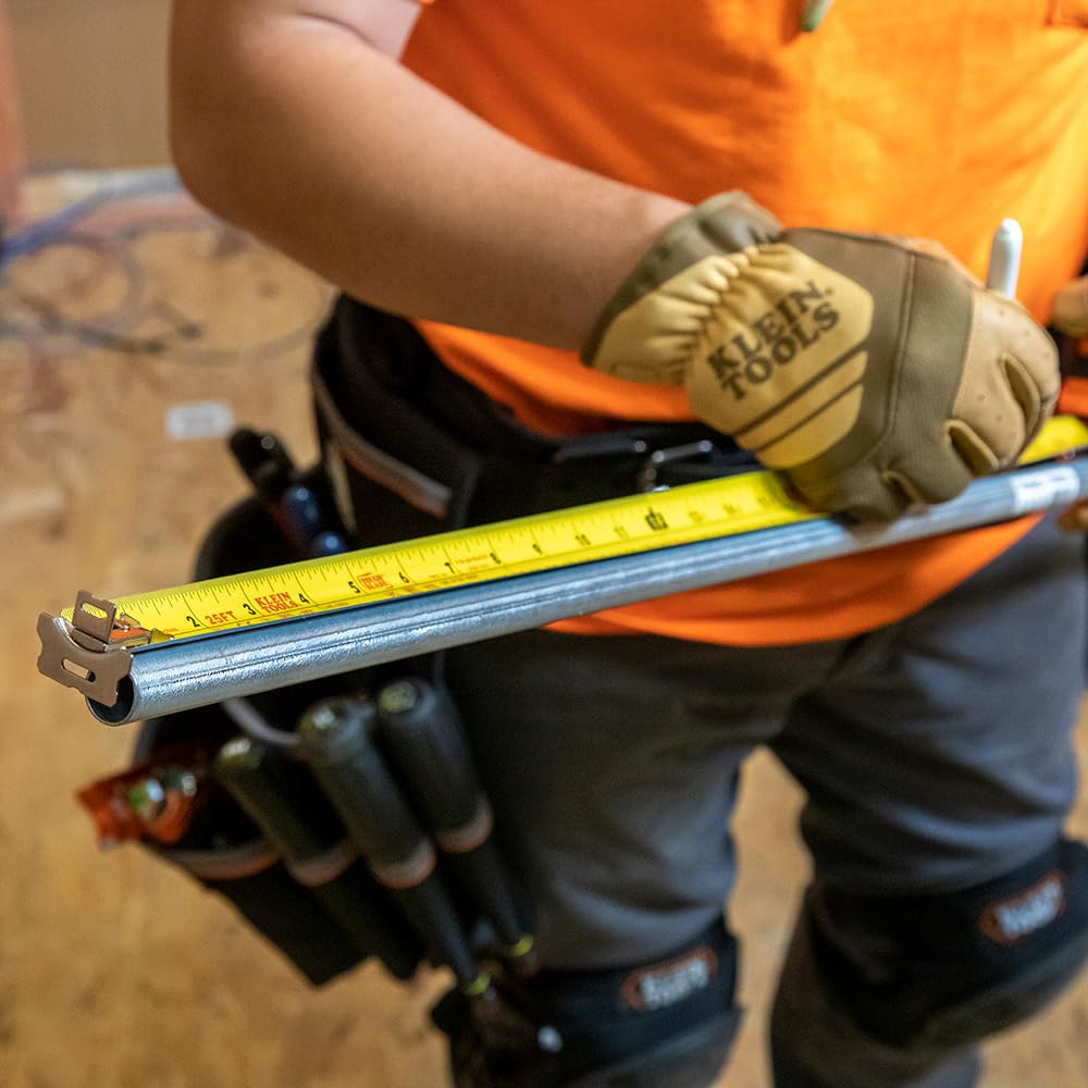 KLEIN TOOLS 9375 | Flexómetro magnético de doble gancho y doble cara| Revestimiento de nylon duradero| Medición SAE y métrica| Flexometro| Cinta metrica| 7.5m | Freno de velocidad y clip para cinturón