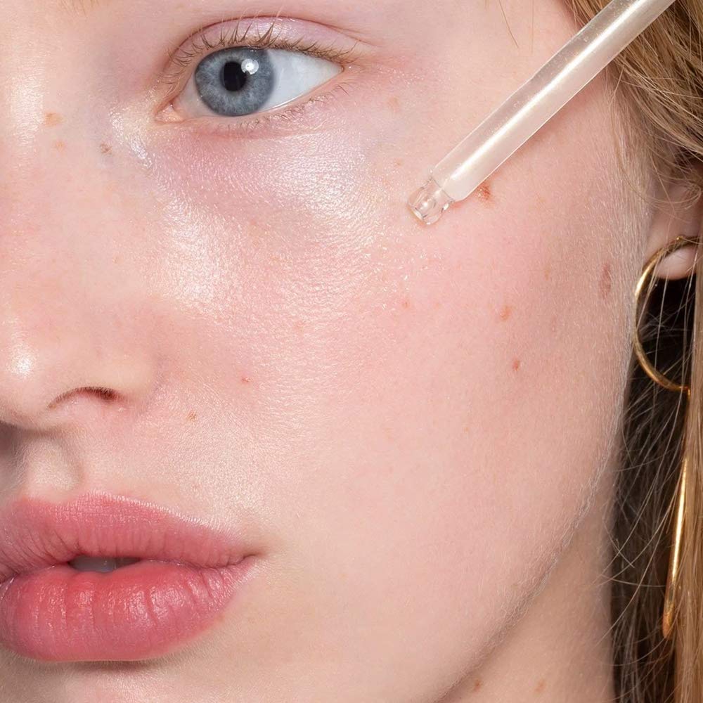 Suero Priming Radiante True Skin ILIA Beauty Light It Up para Mujer