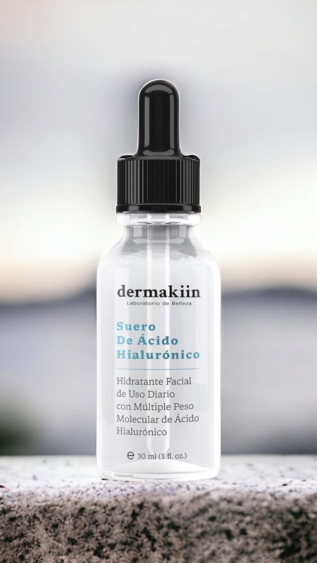 Dermakiin - Suero Antiedad de Ácido Hialurónico - Suero Fortificante Vegano con Ácido Hialurónico Multimolecular e Ingredientes Naturales - Para todo tipo de piel - 30 ml