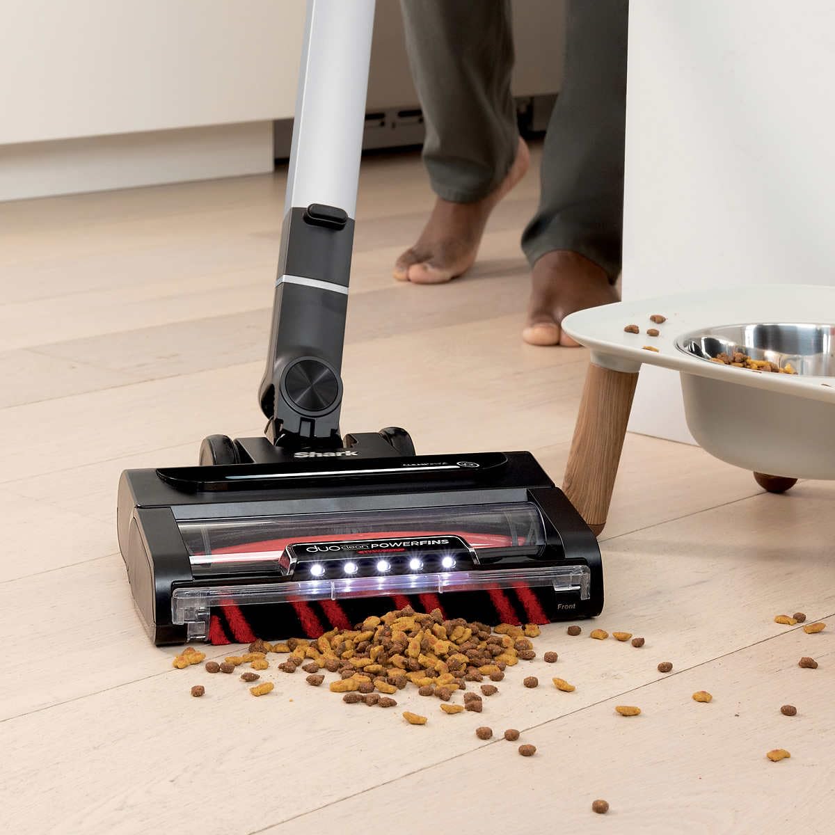 Aspiradora Shark Stratos Succión Ultrapotente con Cepillo Giratorio de Autolimpieza y Tecnología Neutralizadora de Olores