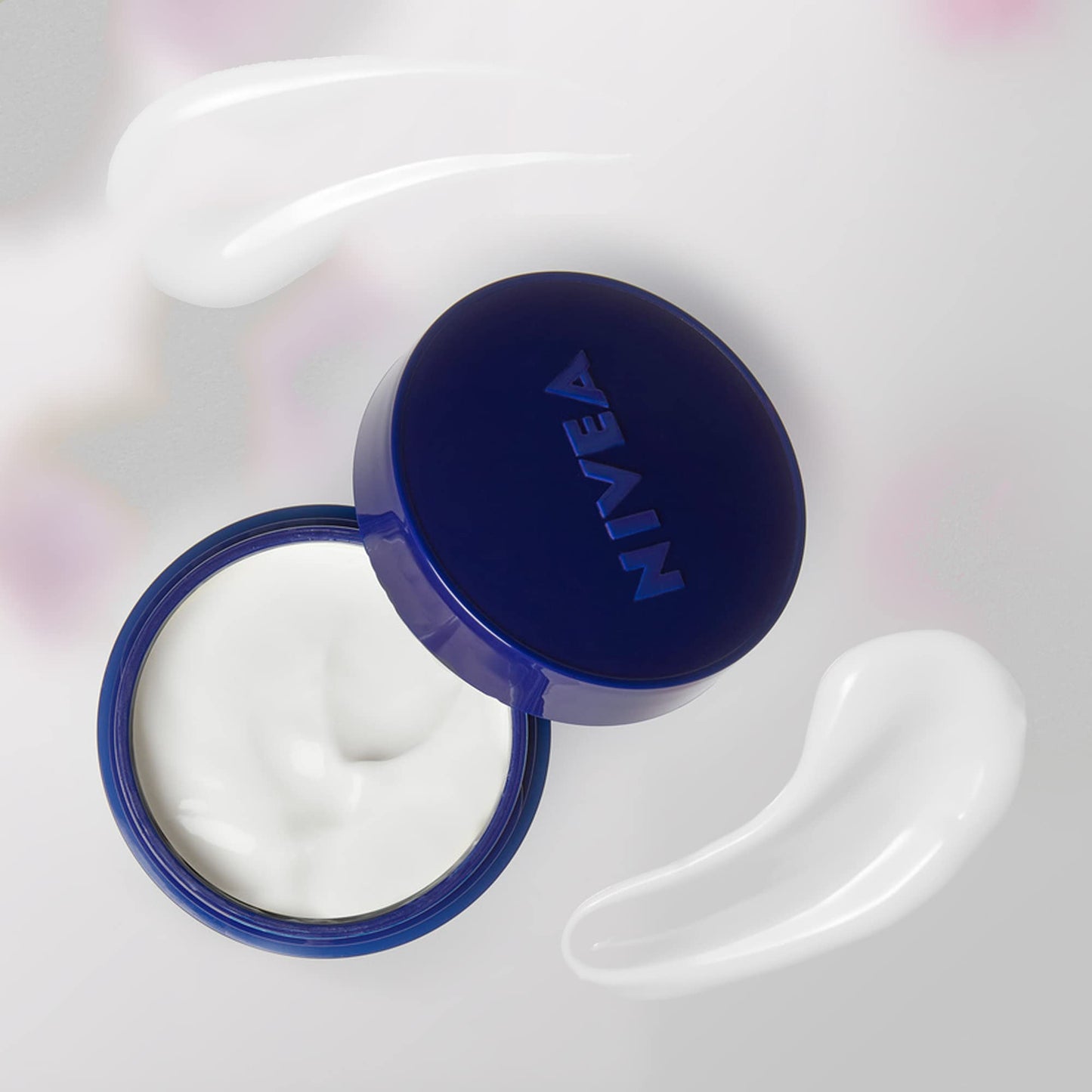 NIVEA Crema Facial Vegana Antiedad Naturally Good (50 ml), Tratamiento de Noche con Extracto de Bardana y aceite de Argán, ideal para Todo tipo de Piel
