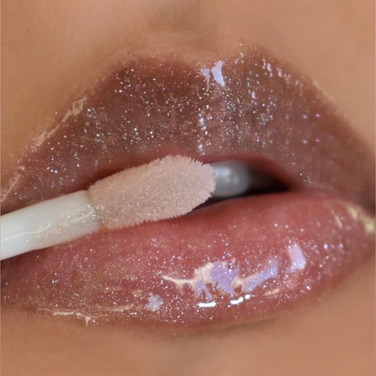 Moira Glow Getter Hydrating Lip Oil Aceite Labial Hidratante Varios Tonos (CHAMPAGNE KISS)