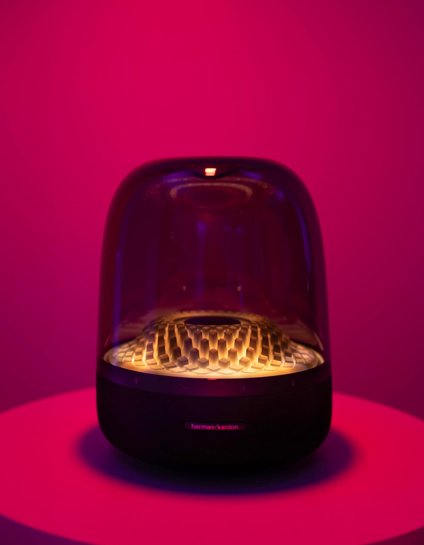 Harman Kardon Aura Studio 4, Bocina Inalámbrica Bluetooth, 100W de Potencia, Efecto de Luz Ondulado, Materiales Reciclados - Negro
