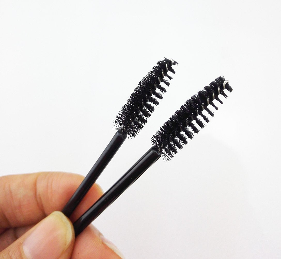 yueton - Pack de 100 cepillos desechables para pestañas, Negro