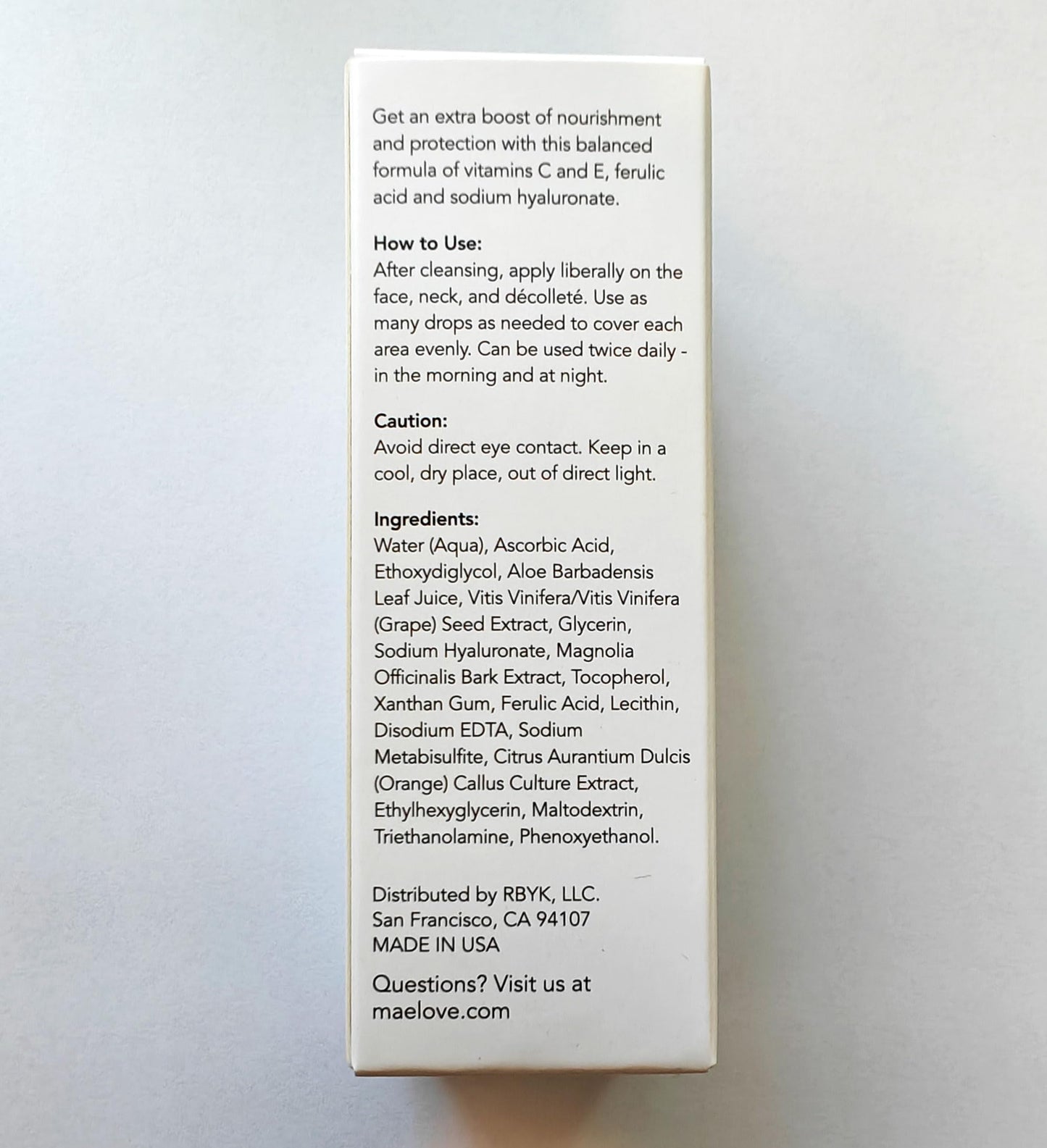 Suero de vitamina C, Glow Maker con vitaminas C, E, ácido ferúlico y hialurónico, sin fragancia, galardonado suero facial iluminador e hidratante, 1.0 fl oz