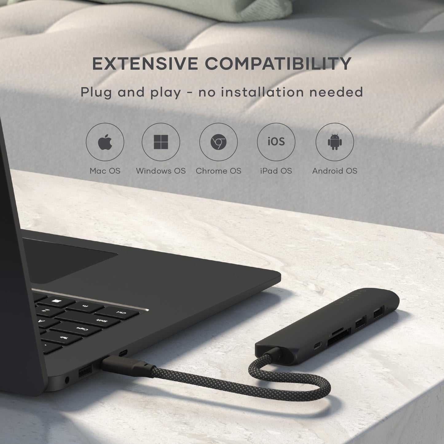Adaptador USB-C Satechi Negro 6 en 1 con HDMI 4K, Carga PD y Lectores de Tarjetas