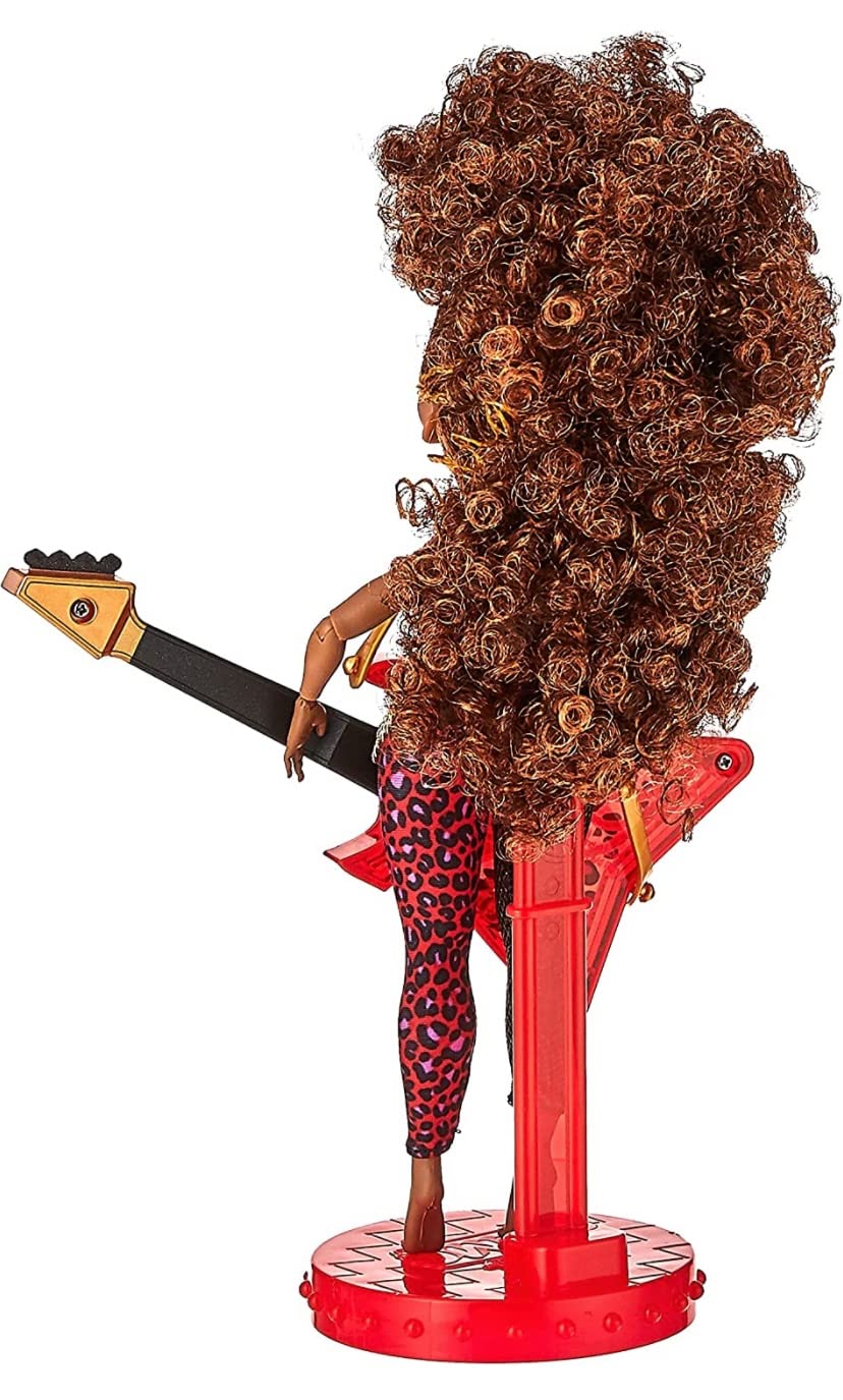 L.O.L. Surprise! OMG Remix Rock Muñeca Ferocious - 15 sorpresas Que Incluyen bajo, Vestido, Zapatos, Cepillo, Soporte para muñecas, Letras y Paquete de Tocadiscos - Edad: 4+