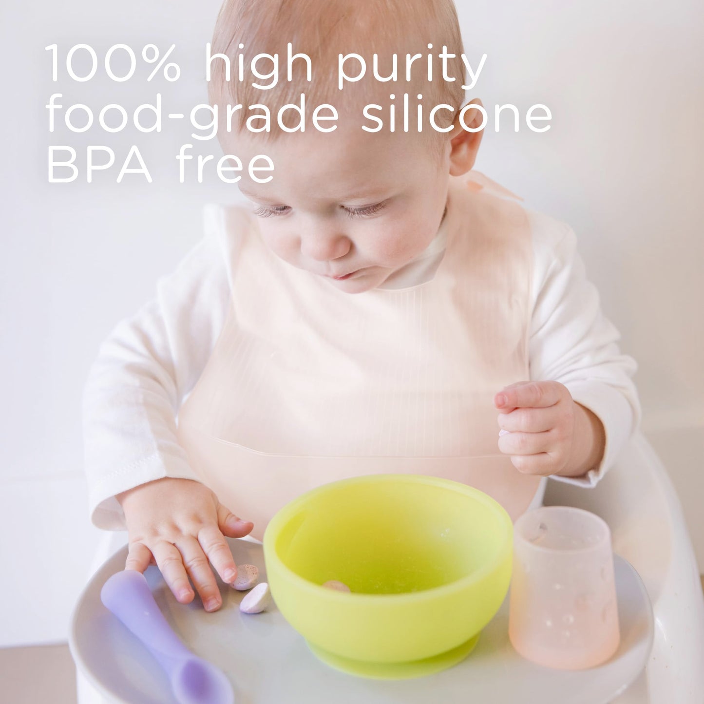 Olababy Fold N Go - Babero de silicona para bebé con funda de viaje, suave, ligero, impermeable, para bebés y niños pequeños, sin BPA (2 baberos + 2 fundas de viaje, coral/lila)