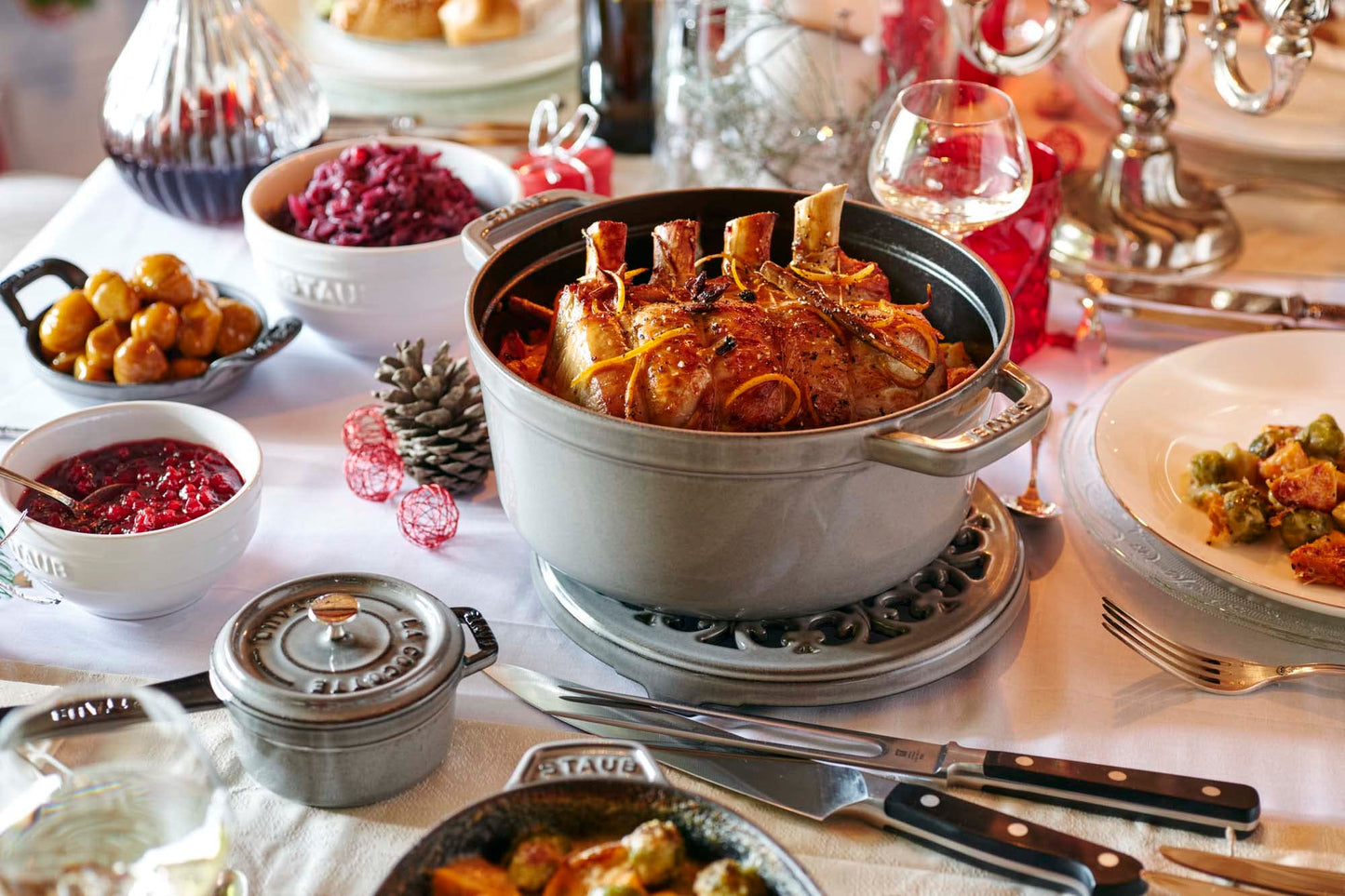 Staub Round Cocotte, 9 cuartos de galón, gris grafito