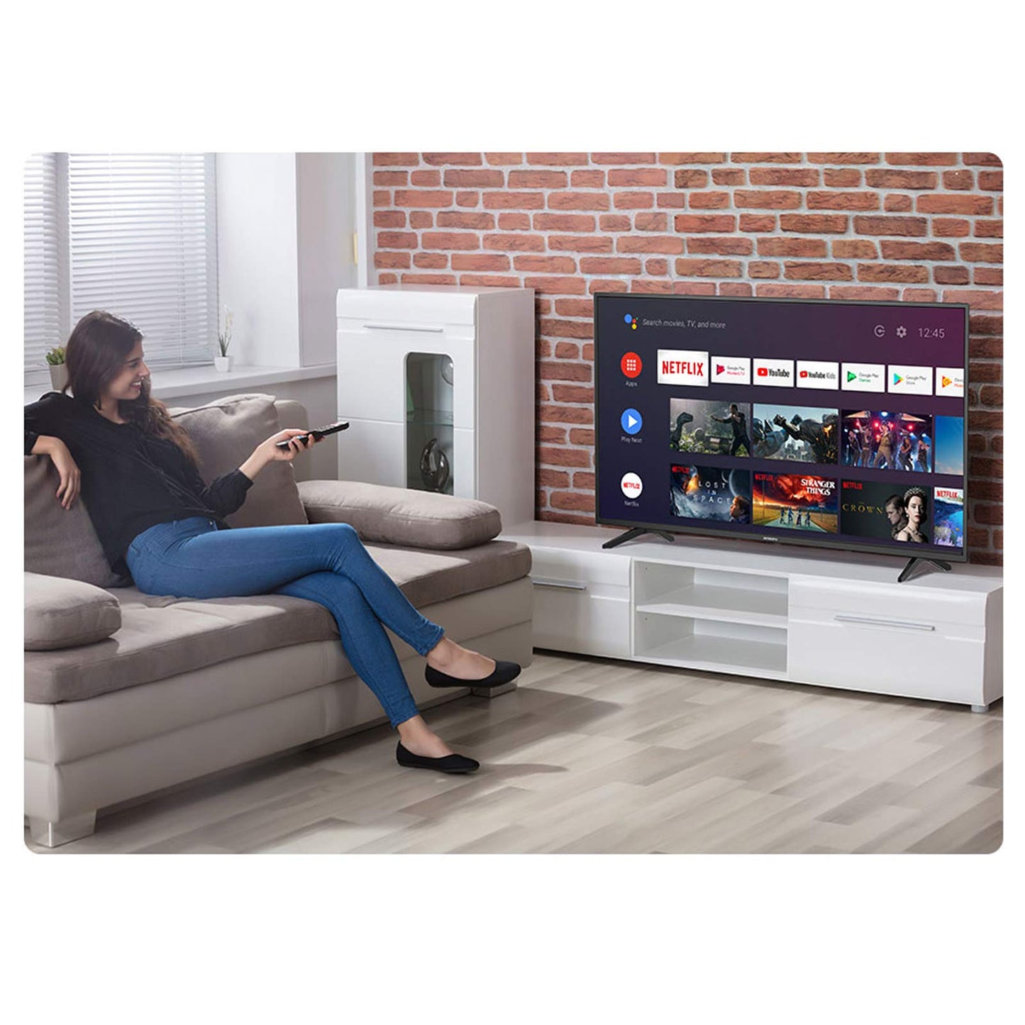 Skyworth Smart TV de 32 Pulgadas, Roku Google TV 720P con Chromecast Integrado, Android LED TV para recámara - S3G