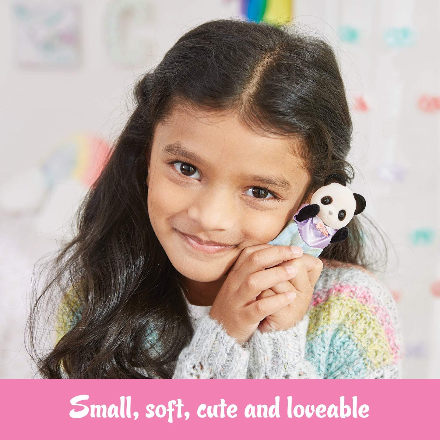 Calico Critters Pookie Panda Family, muñecas, Cifras de casa de muñecas, Juguetes coleccionables con 4 Cifras Incluidas