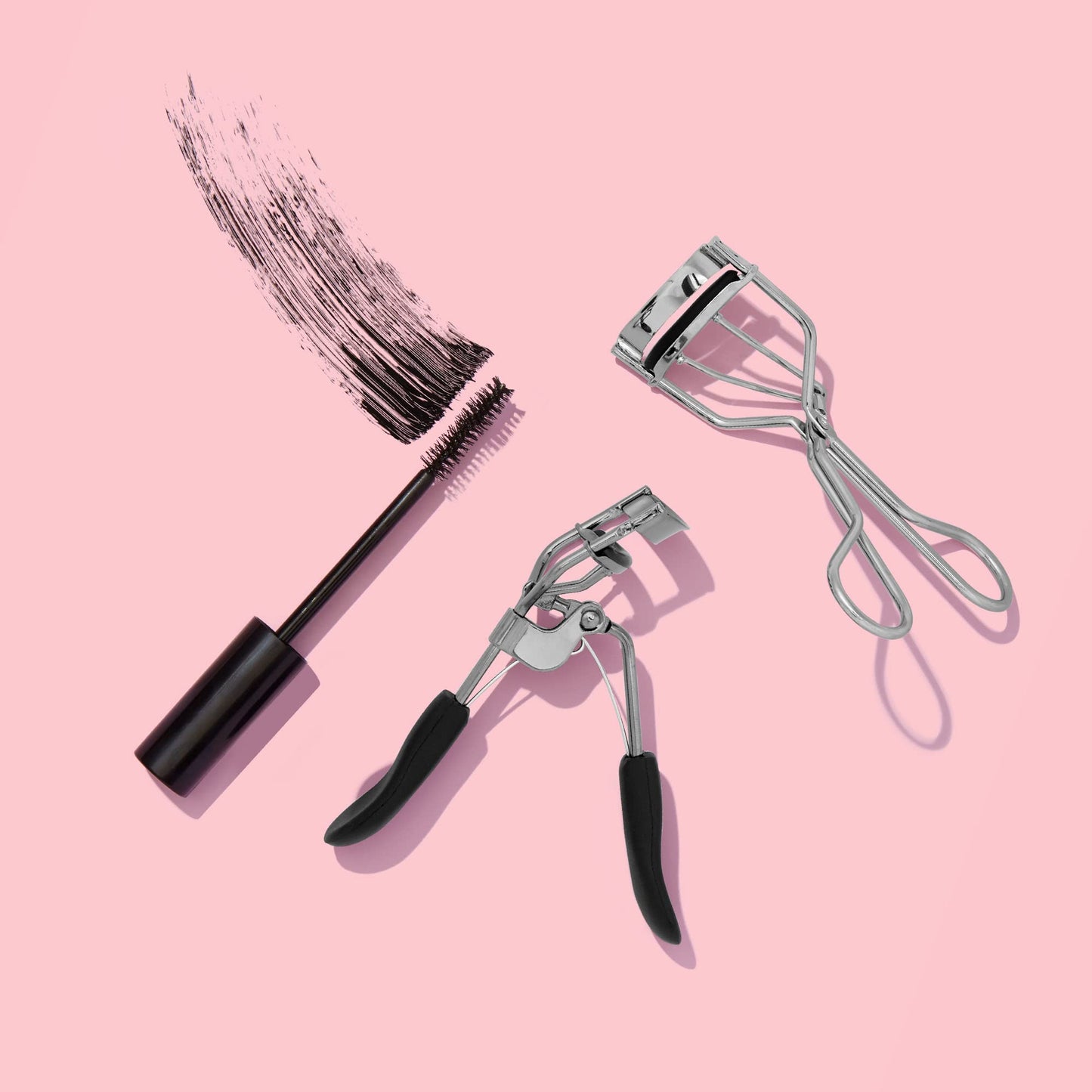 e.l.f., Pro Eyelash Curler, Strong, Contoured, Lifting, Creates Long Lasting, Eye-Opening, Voluminous Lashes, Includes Additional Rubber Replacement Pad