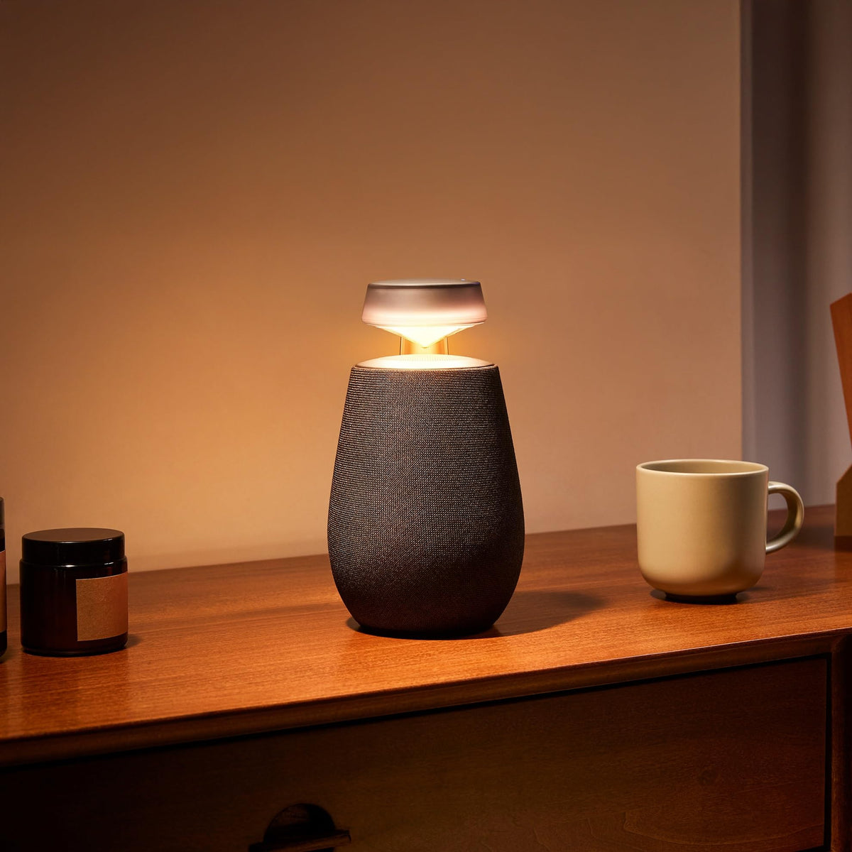 Altavoz Inalámbrico LG XBOOM Negro Sonido de 360° Resistente al Agua 20 Horas de Reproducción