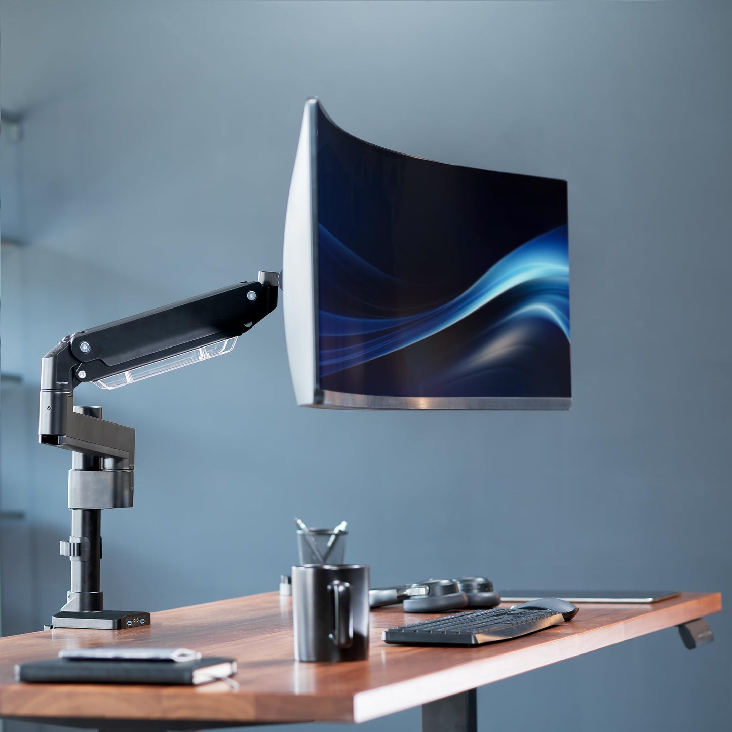 Brazo de Monitor de Aluminio Vivo Negro para Monitores Ultra Anchos 49 Pulgadas con Soporte USB y Ajuste Neumático