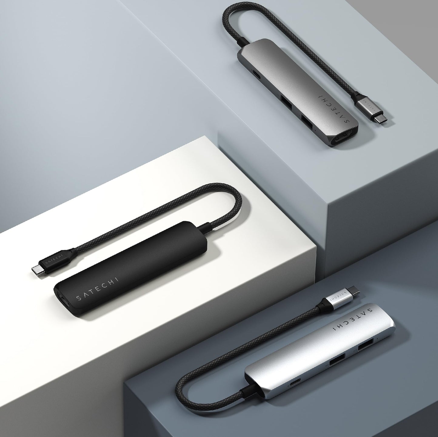 Adaptador USB-C SATECHI Negro 4 en 1 HDMI 4K, PD 100W, 2 Puertos USB-A, Lectores de Tarjetas Micro/SD