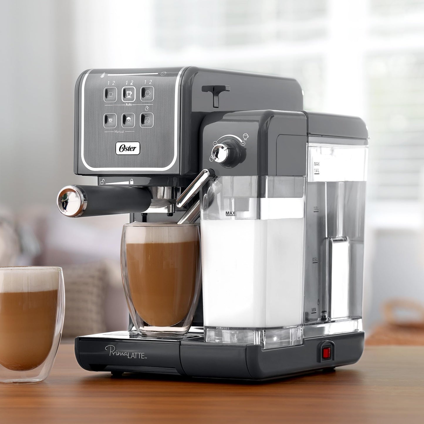 Cafetera Oster Gris con Panel Táctil y Funciones Automáticas para Espresso, Cappuccino y Latte