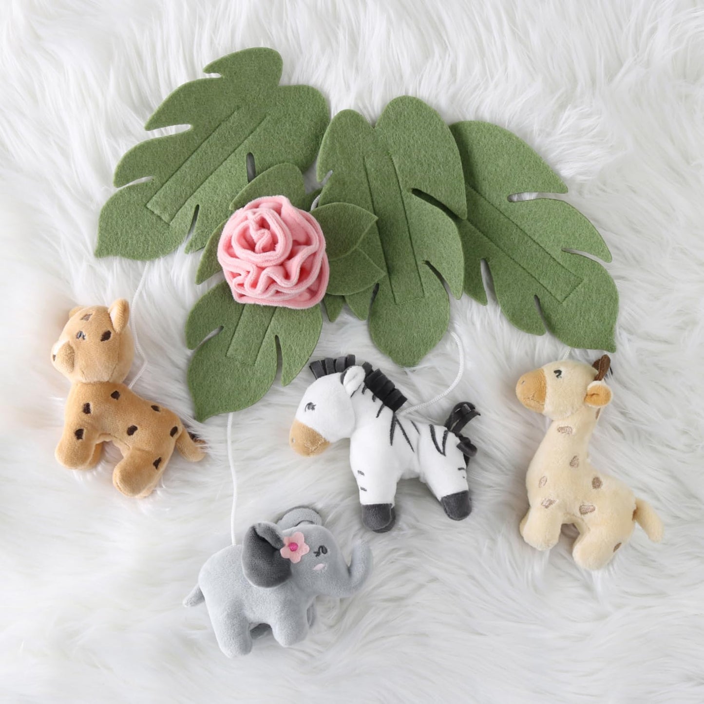 Móvil para cuna de bebé The Peanutshell para niñas - Móvil suave rosa musical para cuna con 12 canciones de cuna, lindo animal decoración de habitación para bebé de sueños salvajes