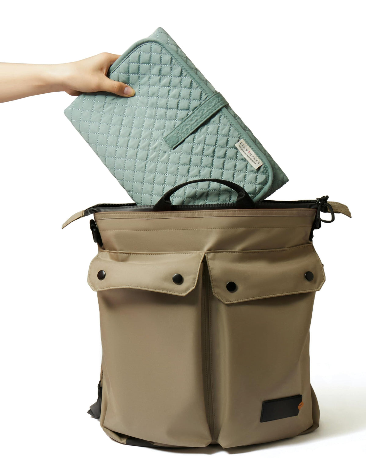 Lily Miles - Cambiador portátil para bebé, cambiador de pañales con cierres magnéticos, almohadilla de viaje para bolsa de pañales, esencial para bebé, tapete lavable e impermeable (verde sauce