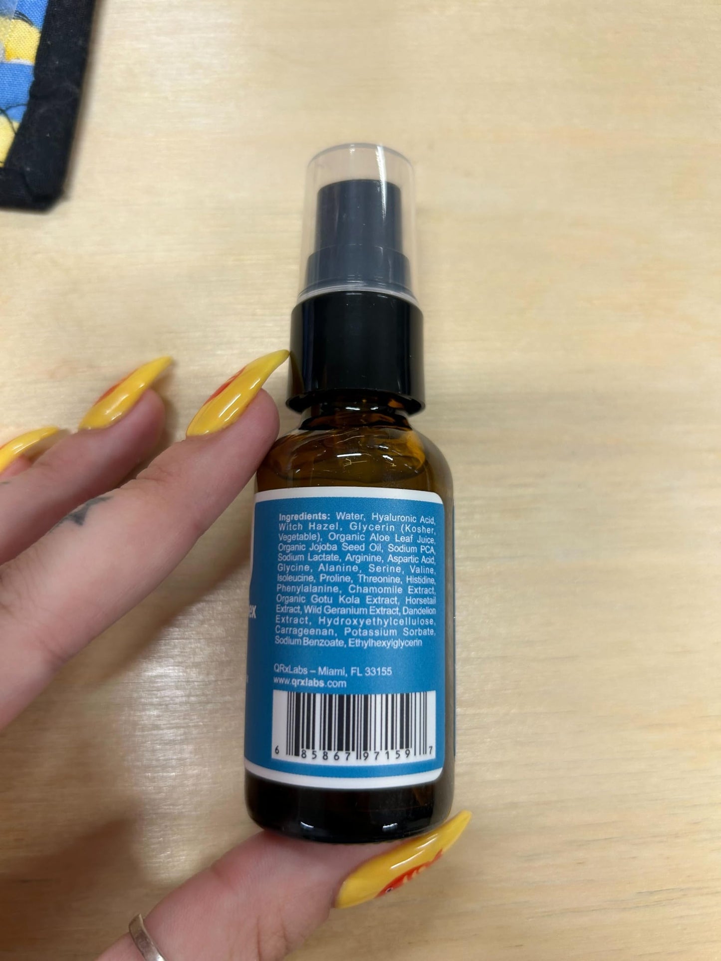 Peptide Complex Serum / Collagen Booster for the Face with Hyaluronic Acid and Chamomile Extract - Anti Aging Peptide Serum, Reduces Wrinkles, Heals and Repairs Skin - Tightening Effect - 1 fl oz