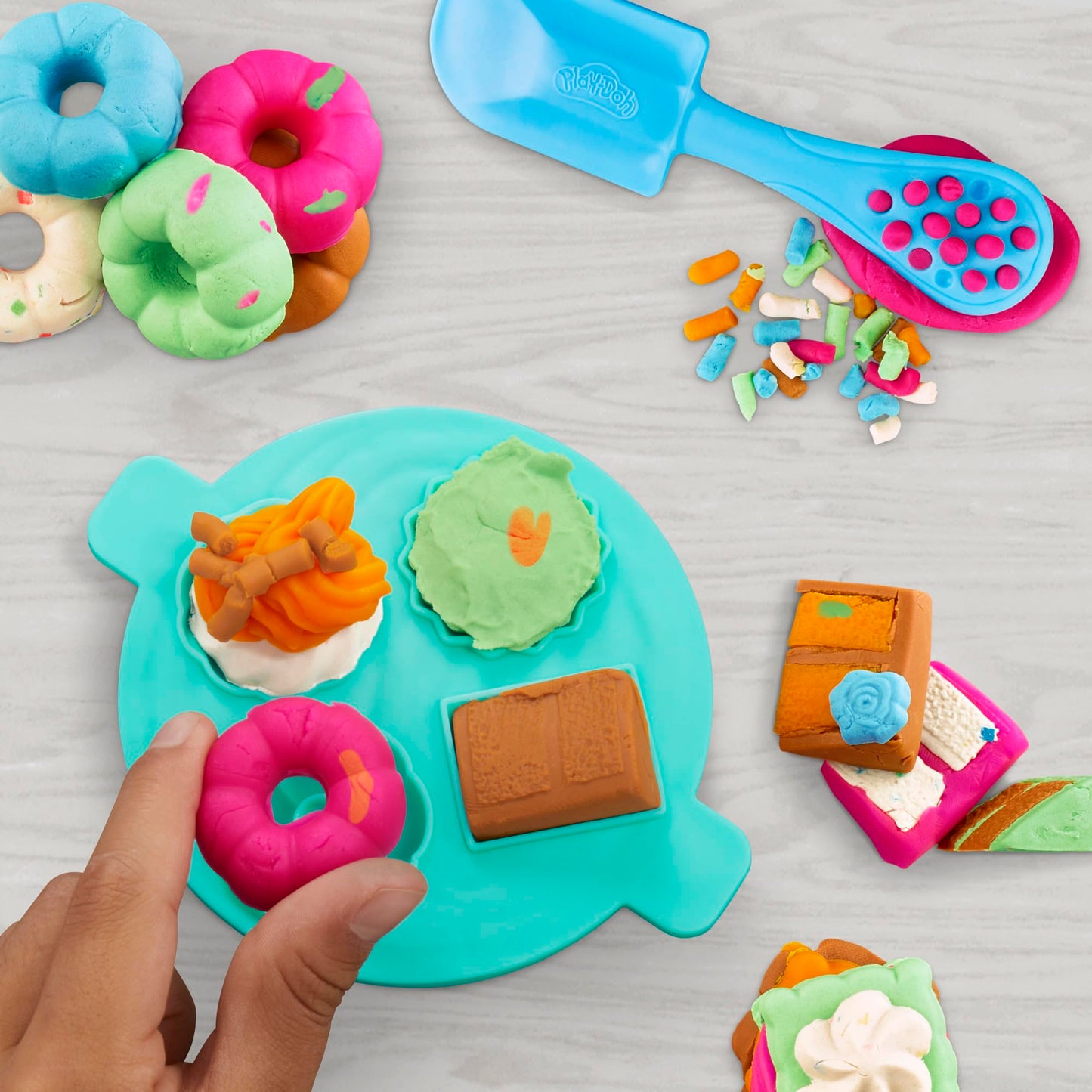 Hasbro Play-Doh Kitchen Creations Batidora Mágica Juego de Creatividad para Niños y Niñas a Partir de los 3 años