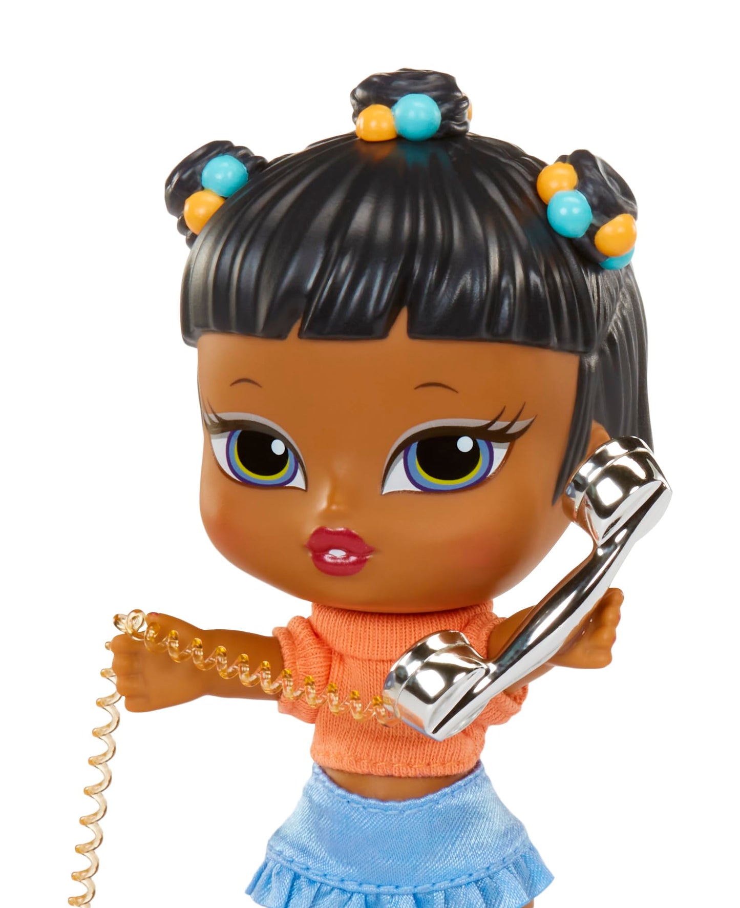 Bratz Muñeca Babyz Runwayz - Sasha - Coleccionable con Accesorios - Incluye un Collar Que Funciona como Llavero - Regalo Ideal para Niñas