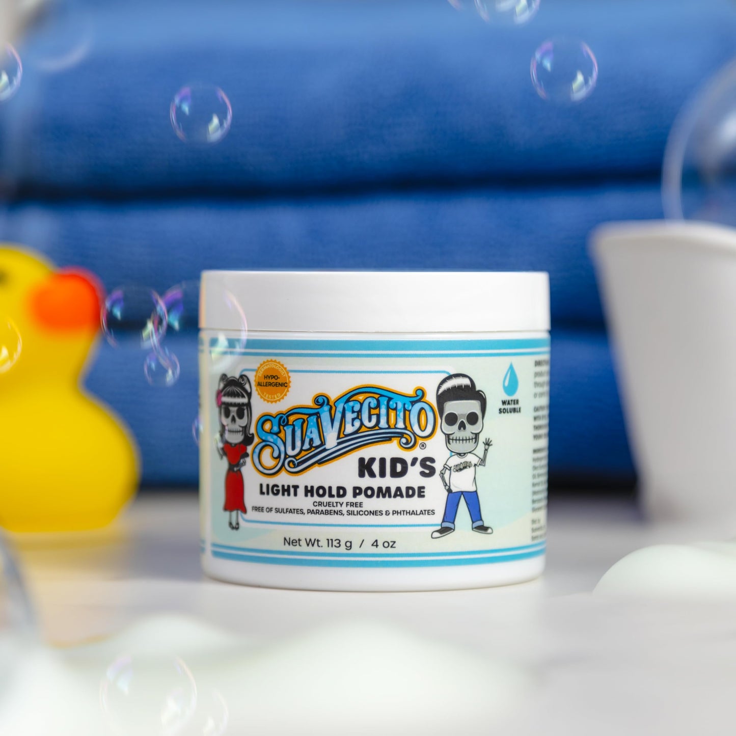 Suavecito Kid'S Pomade Calming Manzanilla Aroma Light Hold 4 Oz. - Gel Para El Cabello Libre De Escamas A Base De Agua - Probado Por Dermatólogos, Fórmula Hipoalergénica - Libre De Sulfatos, Parabenos
