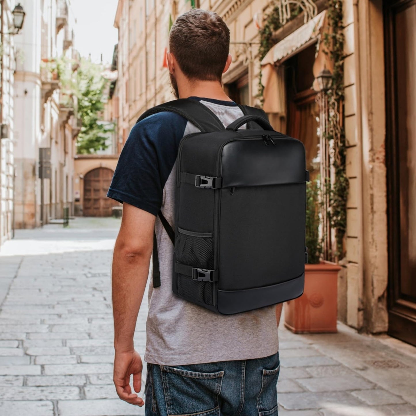 Mochila de Viaje Negro con Puerto de Carga USB Aprobada por Avión para Computadora Portátil de 15,6 Pulgadas, 20 L para Hombre y Mujer